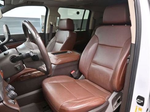 Used 2018 Chevrolet Suburban Premier AWD/4WD image 24