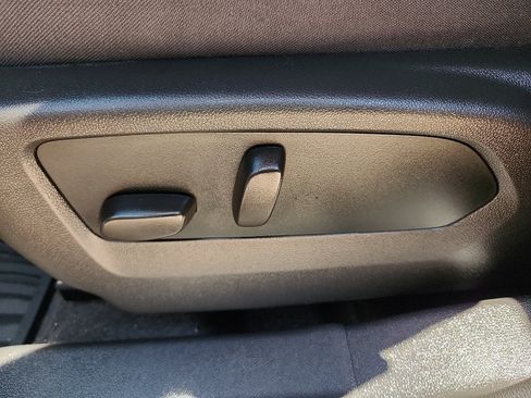 Used 2023 Buick Envision Essence FWD image 12