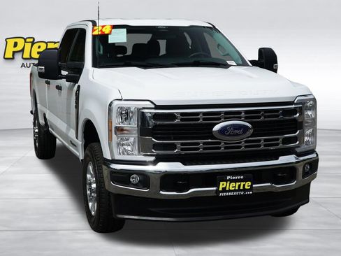 Used 2024 Ford F350 XLT w/ FX4 Off-Road Package AWD/4WD image 2