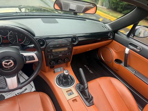 Used 2006 MAZDA MX-5 Miata Grand Touring image 31