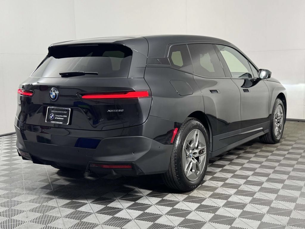 Used 2023 BMW iX xDrive50 AWD/4WD image 10