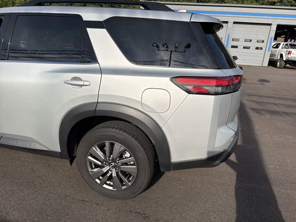 Used 2025 Nissan Pathfinder SV AWD/4WD image 7
