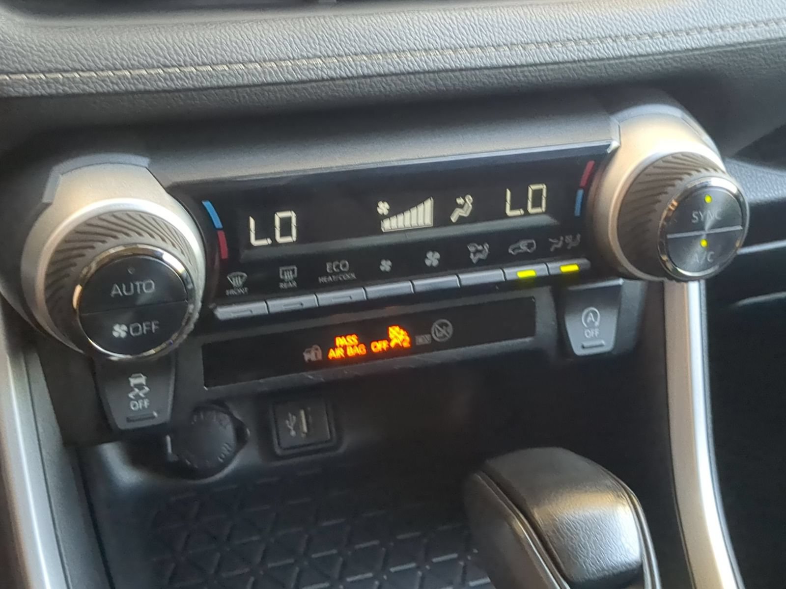 Used 2024 Toyota RAV4 XLE AWD/4WD image 20