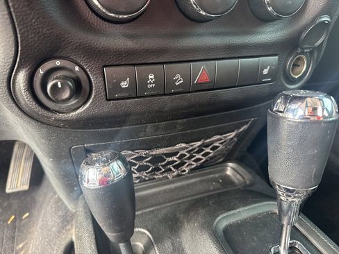 Used 2018 Jeep Wrangler Unlimited Sport S image 18