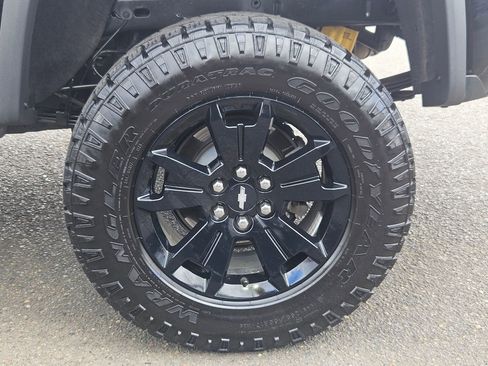 Used 2019 Chevrolet Colorado ZR2 w/ ZR2 Midnight Special Edition AWD/4WD image 31