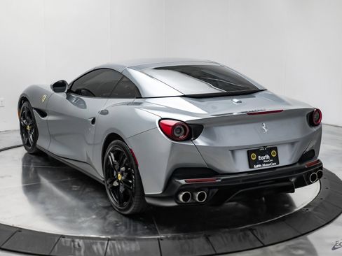 Used 2019 Ferrari Portofino image 12