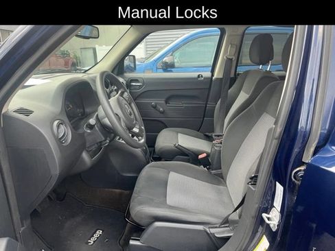 Used 2017 Jeep Patriot Sport FWD image 6