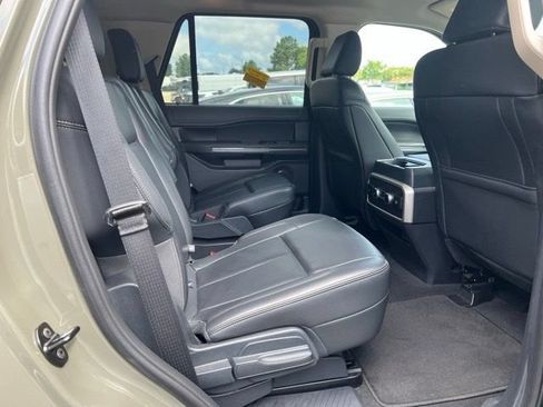 Used 2024 Ford Expedition XLT AWD/4WD image 10