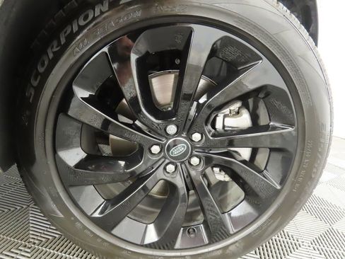 Used 2025 Land Rover Discovery Sport S image 33