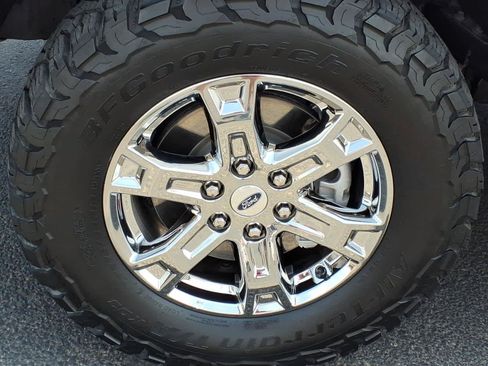 Used 2023 Ford F150 Lariat AWD/4WD image 12
