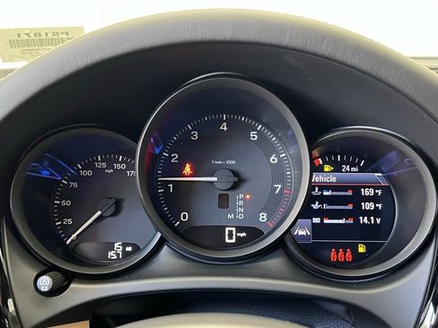 Used 2026 Porsche Macan AWD/4WD image 10