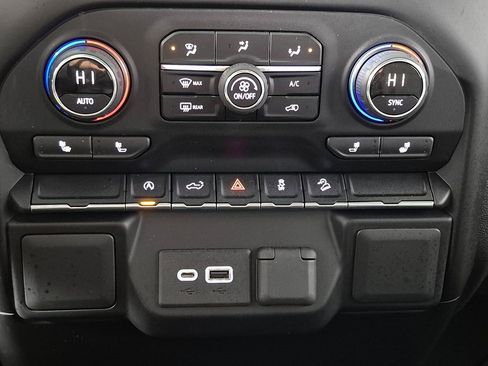 Used 2020 Chevrolet Silverado 1500 LT w/ All-Star Edition image 17