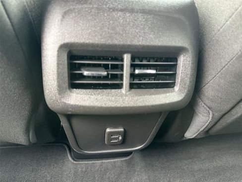 Used 2024 GMC Terrain SLE w/ Driver Convenience Package FWD image 20