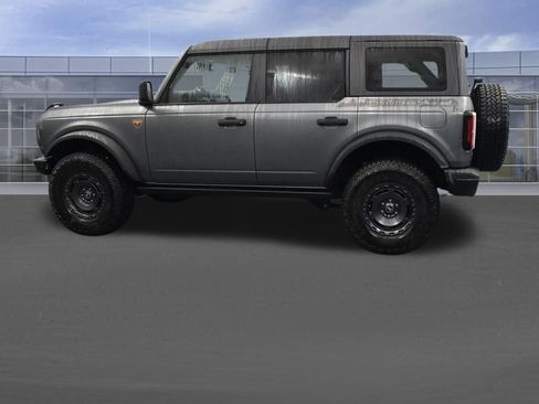 New 2025 Ford Bronco Badlands w/ Sasquatch Package AWD/4WD image 2