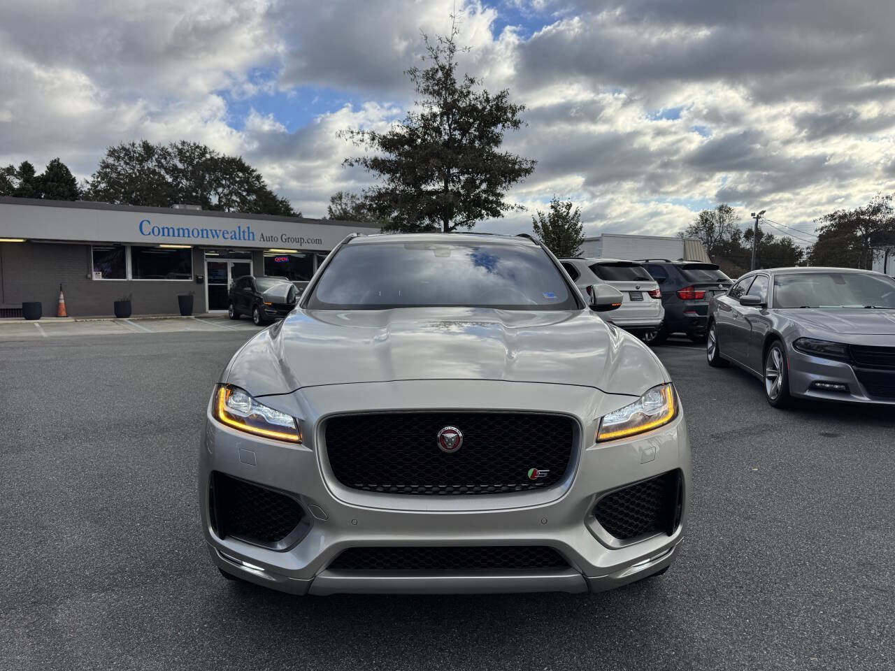 Used 2017 Jaguar F-PACE S AWD/4WD image 3