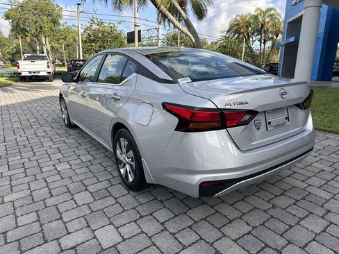 Used 2025 Nissan Altima 2.5 S FWD image 33