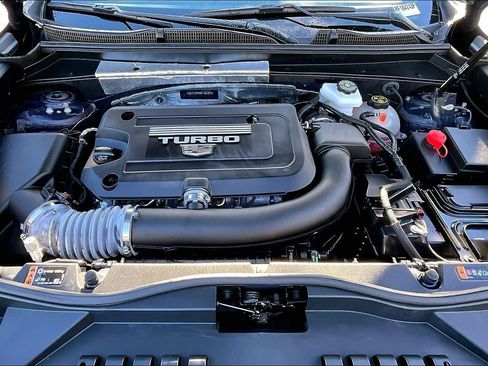 Used 2024 Cadillac XT4 Premium Luxury image 28