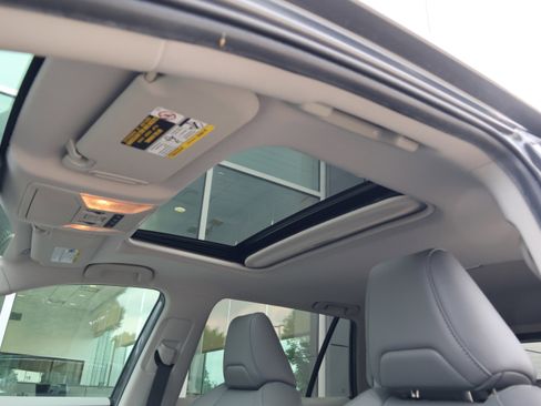 Used 2019 Toyota RAV4 XLE Premium FWD image 28