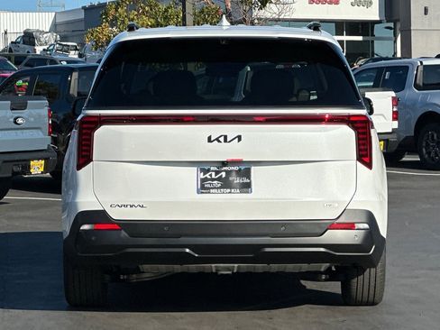 New 2026 Kia Carnival SX Prestige image 5