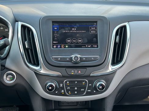 Used 2024 Chevrolet Equinox LT image 18