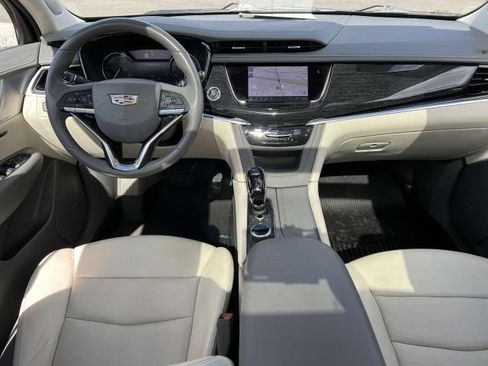 Certified 2023 Cadillac XT6 Premium Luxury image 3