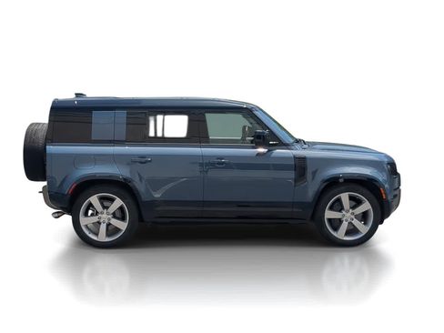 Certified 2025 Land Rover Defender 110 X-Dynamic SE AWD/4WD image 9