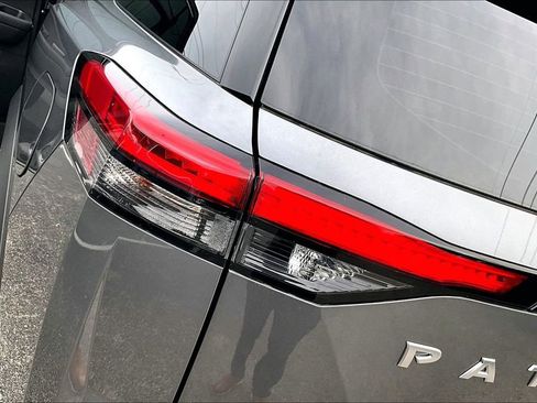 Used 2024 Nissan Pathfinder S AWD/4WD image 40