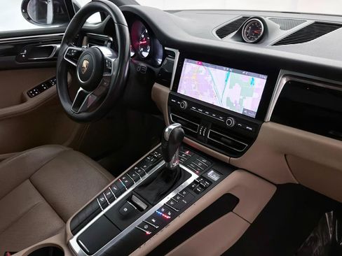 Used 2020 Porsche Macan AWD/4WD image 25