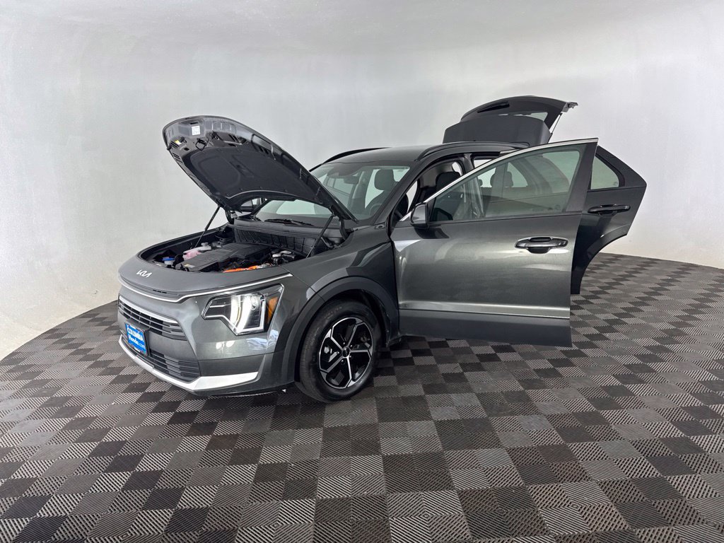 Used 2025 Kia Niro LX FWD image 15