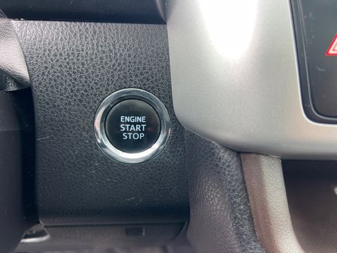 Used 2014 Toyota Highlander XLE AWD/4WD image 31