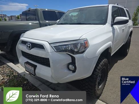 Used 2019 Toyota 4Runner SR5 AWD/4WD image 4