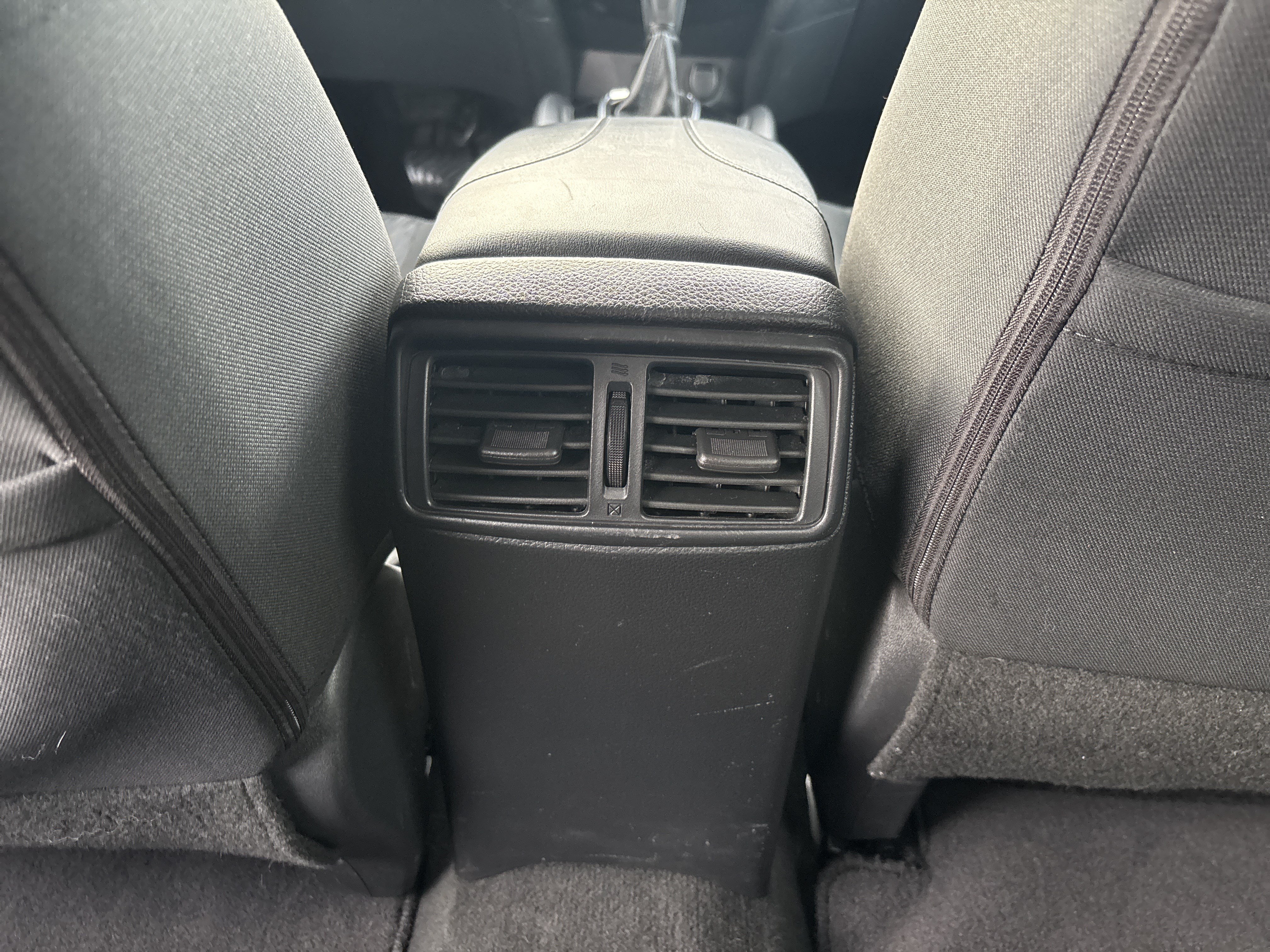 Used 2018 Nissan Rogue SV FWD image 26