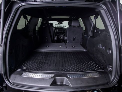 Used 2024 GMC Yukon XL Denali image 9