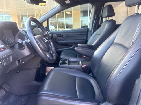Used 2023 Honda Odyssey Sport image 8