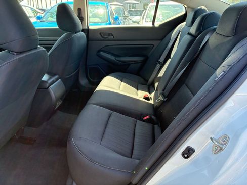 Used 2025 Nissan Altima 2.5 SV image 25