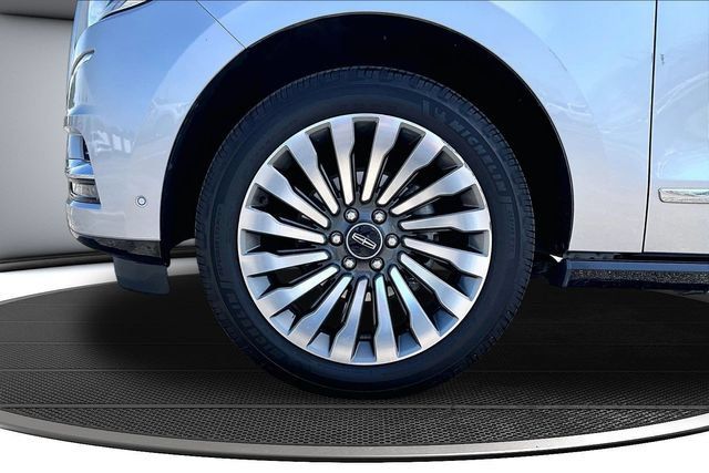 Used 2019 Lincoln Navigator Reserve AWD/4WD image 35