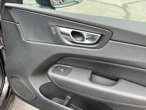 Used 2025 Volvo XC60 B5 Plus w/ Climate Package AWD/4WD image 15