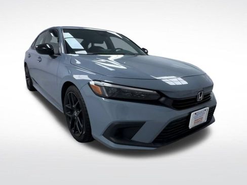 Used 2023 Honda Civic Sport image 2