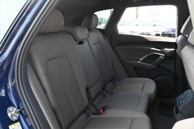 Used 2025 Audi Q5 Premium w/ Convenience Package AWD/4WD image 21