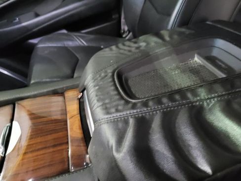 Used 2015 Cadillac Escalade Premium image 42