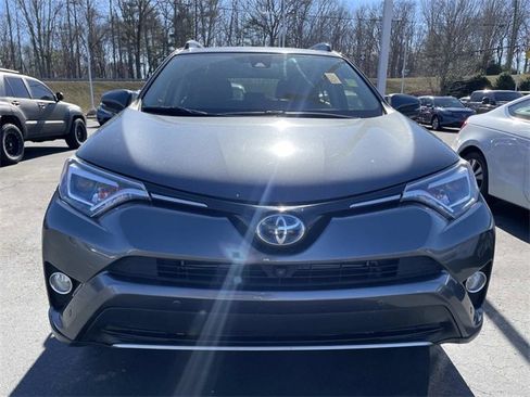 Used 2018 Toyota RAV4 Limited image 7