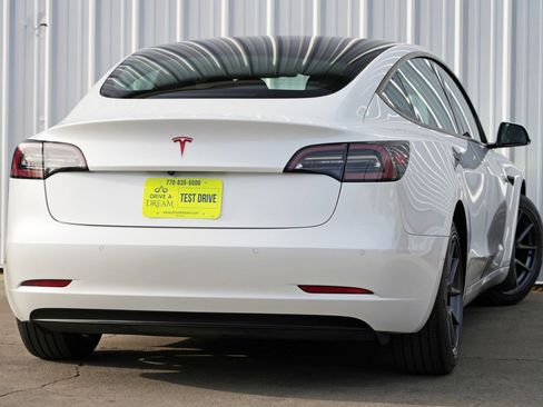 Used 2021 Tesla Model 3 Standard Range Plus image 5