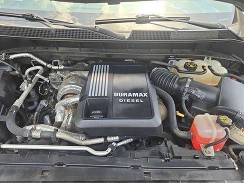 Used 2021 Chevrolet Silverado 1500 LT w/ Convenience Package II AWD/4WD image 22