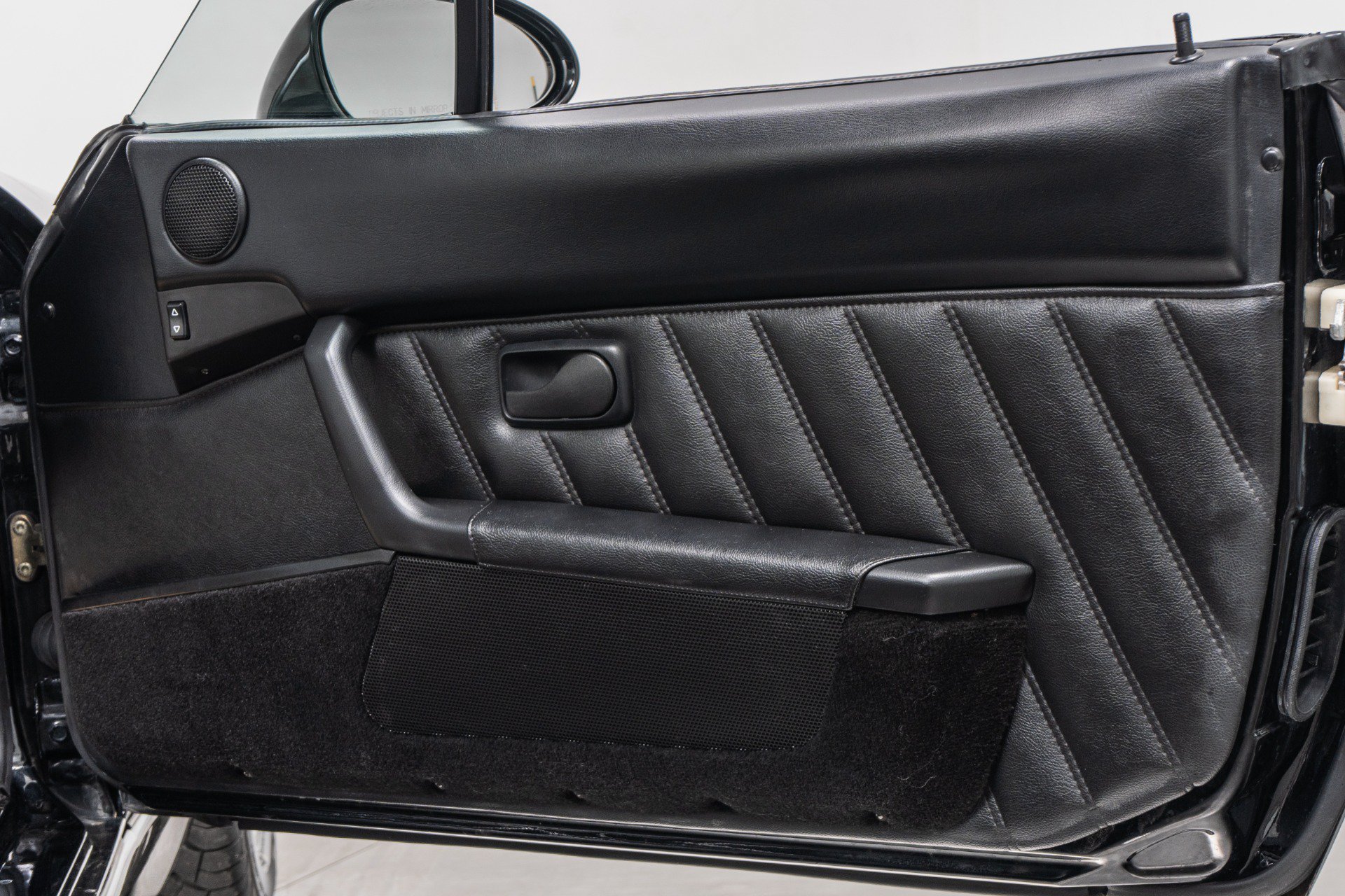 Used 1992 Porsche 968 Cabriolet RWD image 41