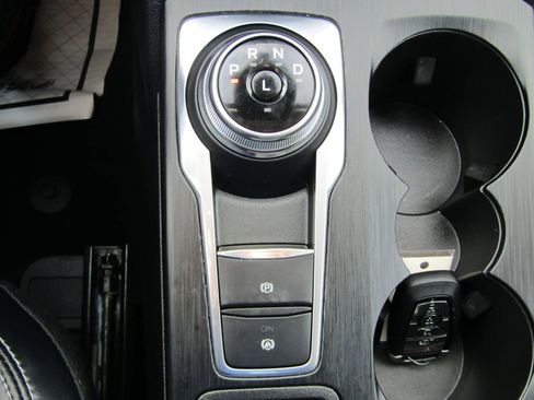 Used 2025 Ford Escape Platinum w/ Class II Trailer Tow Package image 31