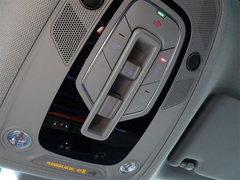 Used 2022 Audi Q5 2.0T Premium w/ Convenience Package image 22