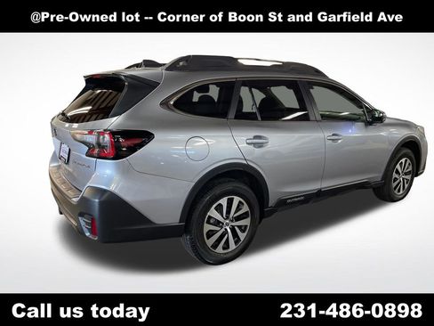 Used 2021 Subaru Outback Premium AWD/4WD image 5