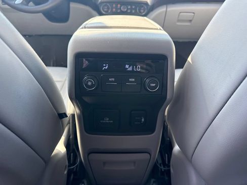 Used 2017 GMC Acadia SLT AWD/4WD image 14