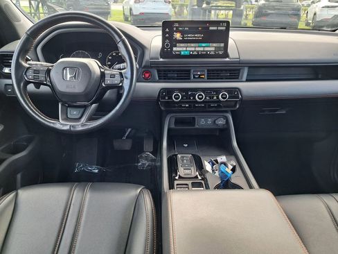 Used 2023 Honda Pilot TrailSport image 14
