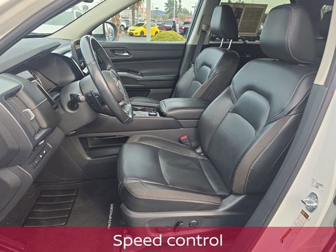 Used 2022 Nissan Pathfinder SL image 13